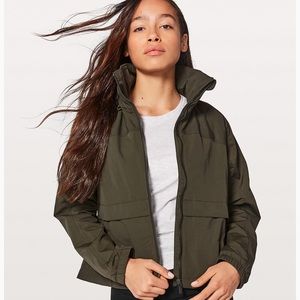 Lululemon Effortless Jacket Dark Olive, size 4